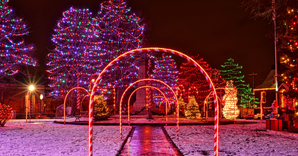 2023 Christmas Lighting Trends For The Outdoor